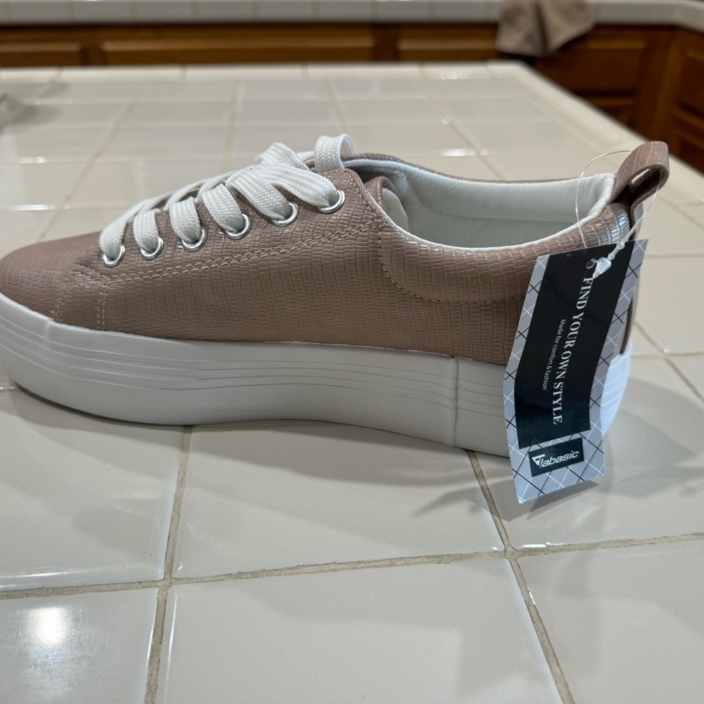 Women's Tan Sneakers